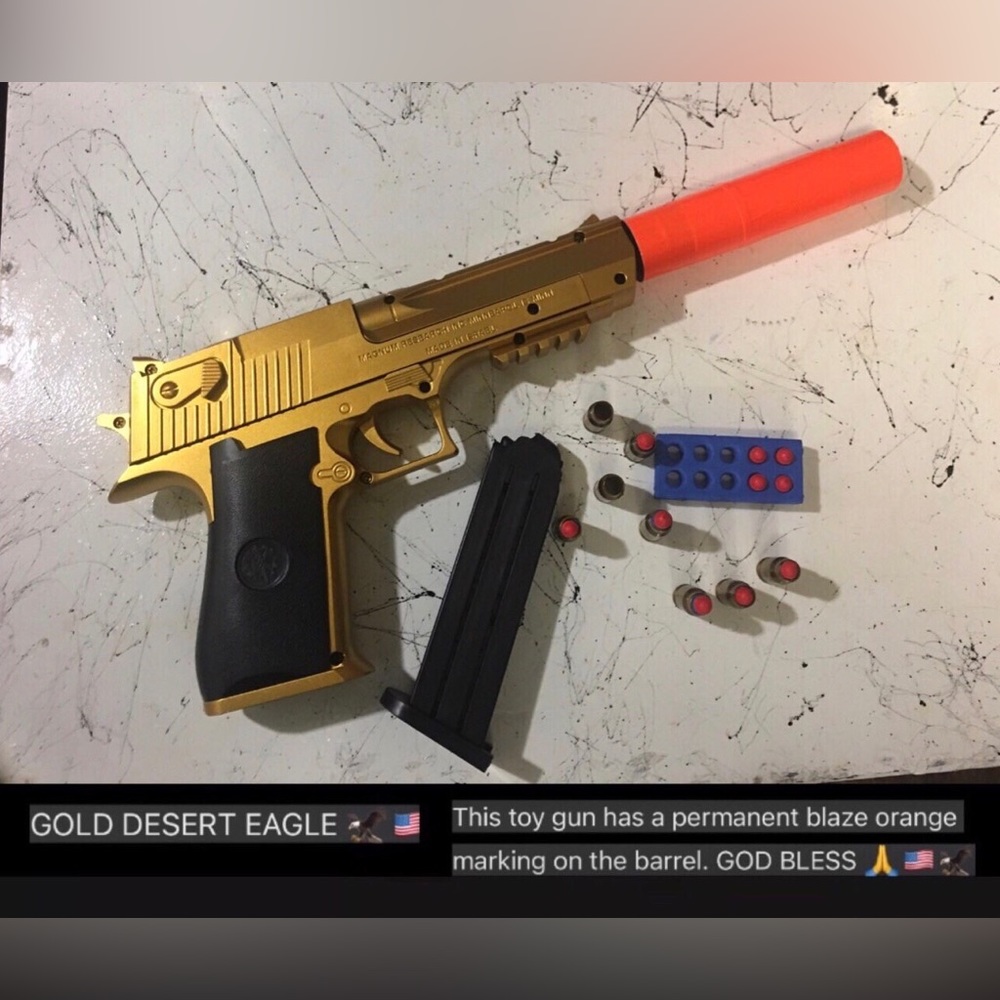 Toy 🎯🔫Gold Desert Eagle 50cal style Shell Ejection (Soft Bullet) Toy Gun